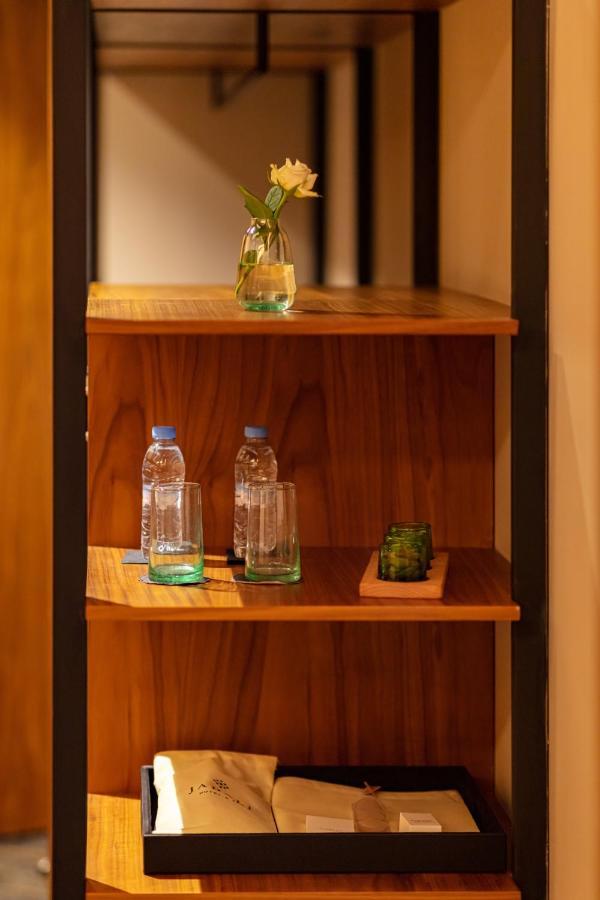 Hotel Jadali & Spa Marrakesh Luaran gambar Bottled water in a hotel room