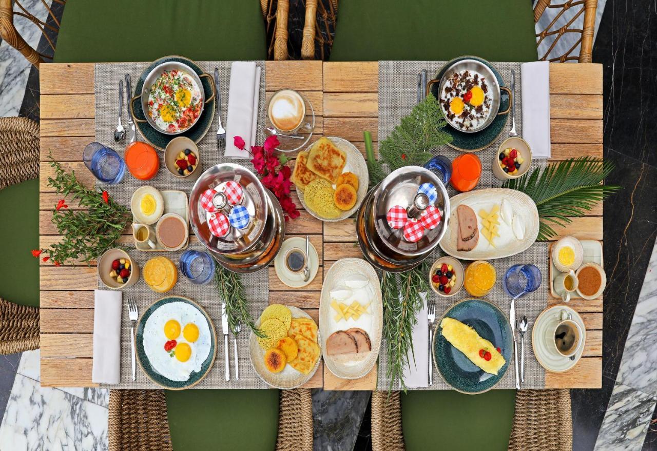 Hotel Jadali & Spa Marrakesh Luaran gambar A typical breakfast table